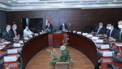 وزير النقل: إنشاء خطوط سكك حديدية جديدة بتعاون فرنسي