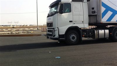 فيديو.. طفل يقود شاحنة عملاقة بالسعودية