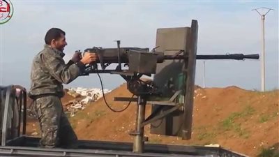 اشتباكات بالأسلحة الثقيلة بين 