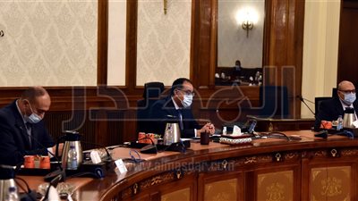 «مدبولى» يتابع تنفيذ التكليف الرئاسي بتيسير تسجيل عقود الملكية العقارية