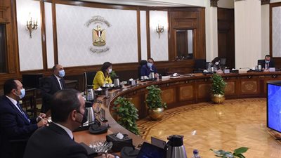 مدبولي يتابع الموقف التنفيذي للمشاريع الاستثمارية لصندوق مصر السيادي