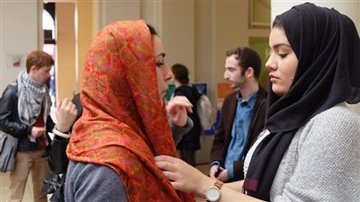 محكمة أوروبية تقضي بإمكانية حظر أصحاب العمل للحجاب