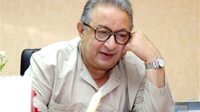 بالفيديو..تشييع جثمان الفنان الكبير 