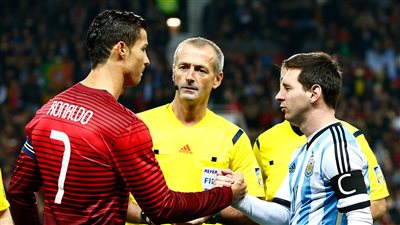 أوباميانج يستبعد ميسي وكريستيانو رونالدو من تشكيلته المثالية