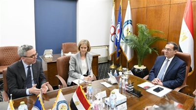 «الملا» يدرس مع «سكاتك» النرويجية فرص التعاون بمشروعات الطاقة الخضراء