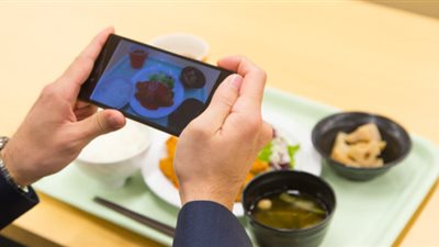 تطبيق ذكي يحسب السعرات الحرارية من التقاط صورة للوجبة