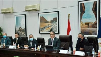 وزير السياحة يتابع مستجدات الأعمال بالمتحف المصري الكبير
