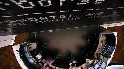 الأسهم الأوروبية تتراجع من أعلى مستوياتها في 3 أشهر وسط هبوط أسعار النفط 