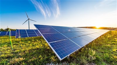 توقعات بوصول حجم الاستثمارات العربية بالطاقة المتجددة إلى تريليون دولار في 2040