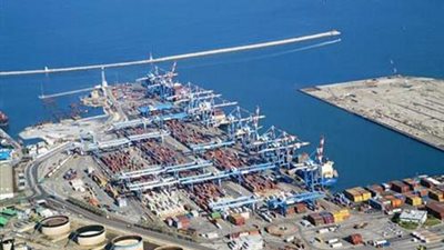 تداول 30 سفينة حاويات وبضائع عامة بموانىء بورسعيد