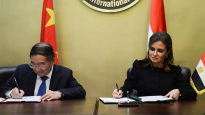 سحر نصر توقع مع الصين اتفاقيات بـ71 مليون دولار لتمويل مشروعين
