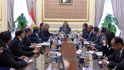رئيس الوزراء يبحث مع شركة هندية ضخ استثمارات بـ 500 مليون دولار