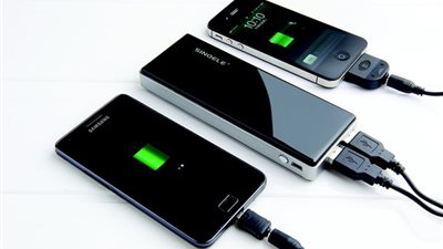 طريقة حديثة لتحويل شحن البطارية من هاتف إلى آخر