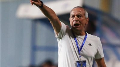 مرتضي منصور يعلن تجديد تعاقد فيريرا مع الزمالك لمدة موسم واحد