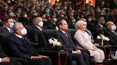 السيسي وقريتنه يشهدان افتتاح مسرح شباب العالم ضمن فعاليات المنتدي