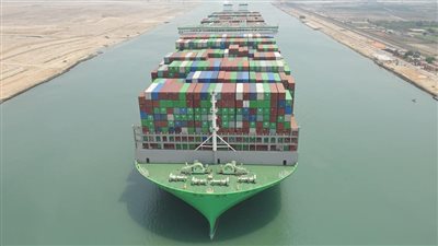 قناة السويس تسجل رقمًا قياسيًا بتحقيق 7 مليارات دولار إيرادات في 2021-2022