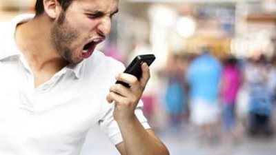 ابتكار جهاز لشحن الهواتف عن طريق الملابس