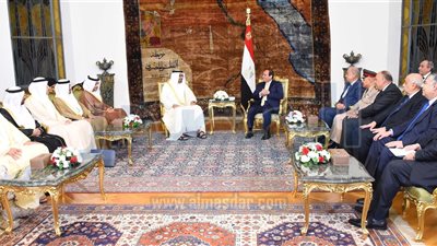 السيسي لولي عهد أبوظبي: نرحب بالمستثمرين الإمارتيين في مصر