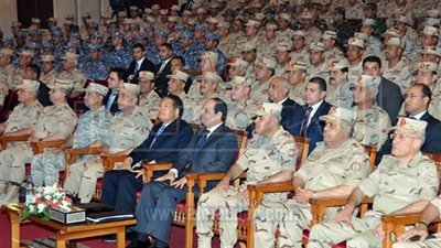 السيسى: الإنتهاء من حفر 4 أنفاق أسفل قناة السويس فى أكتوبر 2016