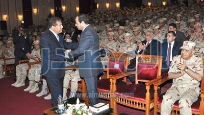 السيسى: الإنتهاء من تطوير ميناء شرق بورسعيد فى أكتوبر 2016