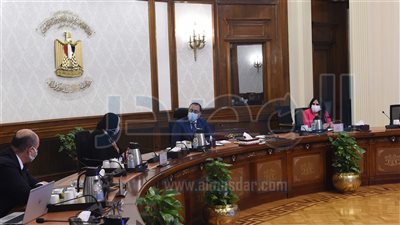 «مدبولي» يوجه بسرعة ميكنة صندوق الصادرات وتشغيل المجمعات الصناعية