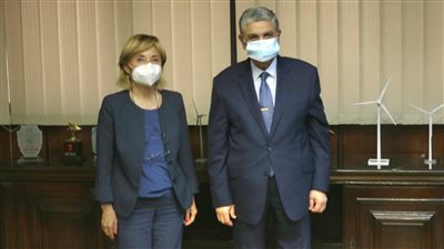 وزير الكهرباء والطاقة المتجددة يستقبل نائبة رئيس بنك الاستثمار الأوربي 