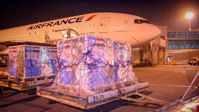 «الصحة»: استقبال مليون جرعة من لقاح «أسترازينيكا» بمطار القاهرة 