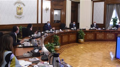 مدبولي يستعرض المشروعات الإنتاجية والصناعية المقترحة في عدة قطاعات