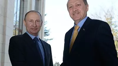 أردوغان وبوتين يبحثان هاتفيا الأوضاع في أوكرانيا وسورية والقرم