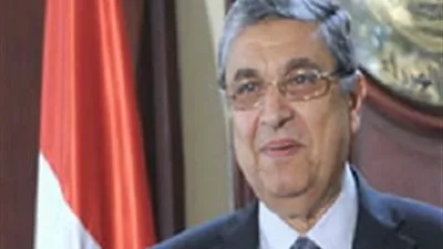 وزير الكهرباء يقدم عرضا تقديميا عن ترشيد الطاقة وتحسين كفاءتها بإثيوبيا