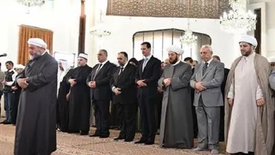 الرئيس السوري بشار الأسد يؤدي صلاة عيد الفطر في حمص