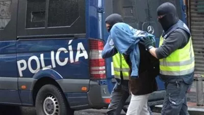 رسالة تنقذ شابا احتجزه والده في المنزل لمدة عامين