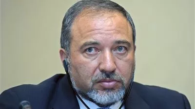 ليبرمان: يجب القضاء علي حماس عسكريا
