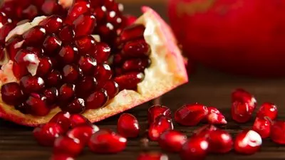 فاكهة شهيرة تساعدك على مقاومة الشيخوخة