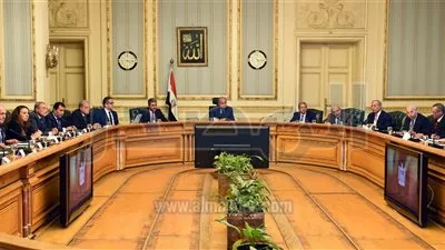 شريف إسماعيل: الحكومة ملتزمة بالاستمرار في دعم السياحة