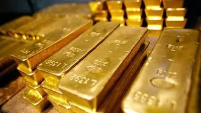 الذهب يقلص خسائره بفعل توترات أوكرانيا ويظل قرب 1300 دولار