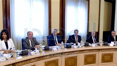 الحكومة تستعرض معدلات تنفيذ مشروعات الإسكان والصحة بالبحر الأحمر