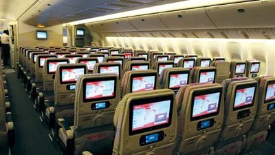 شاشات الترفية بالطائرات قد 