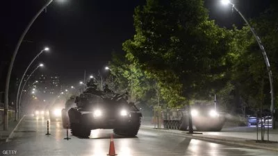 بالصور: انقلابيو تركيا يستسلمون بـ