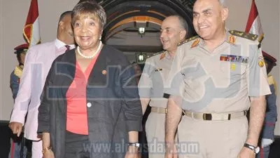 وزيرالدفاع يلتقى بوفد من أعضاء الكونجرس الأمريكى من أصول إفريقية