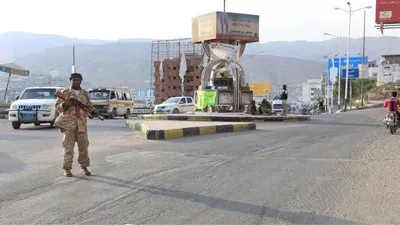 اليمن.. قتلى بتفجير سيارتين مفخختين في المكلا