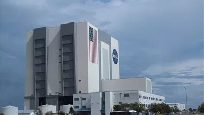 ناسا تبني صاروخا ينقل البشر إلى المريخ