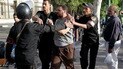 ضبط 10 عناصر إخوانية وبحوزتهم قنبلتين وزجاجات مولوتوف بالإسكندرية