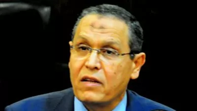 اصطدام قطار بضائع بسيارة نقل يعطل خط مطروح - الإسكندرية 