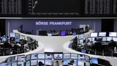 صعود أسهم أوروبا بفعل توقعات لعمليات استحواذ وتيسير نقدي