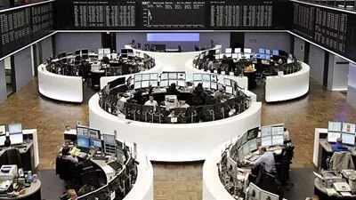 أسهم أوروبا ترتفع صباحا وتهاوي سهم ايرميس بعد صفقة