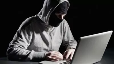 عصابة من قراصنة الكمبيوتر وراء تسريب صور المشاهير العارية