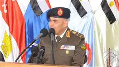 وزير الدفاع يزور موقع الحفر بقناة السويس الجديدة