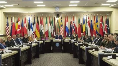 كيري: التحالف يراقب الحدود السورية العراقية 