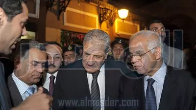 رئيس الوزراء يفتتح أعمال تطوير شارع المعز